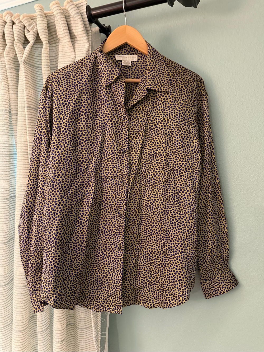Doncaster Green and Purple 100% silk Printed Button-Up Shirt women’s 10